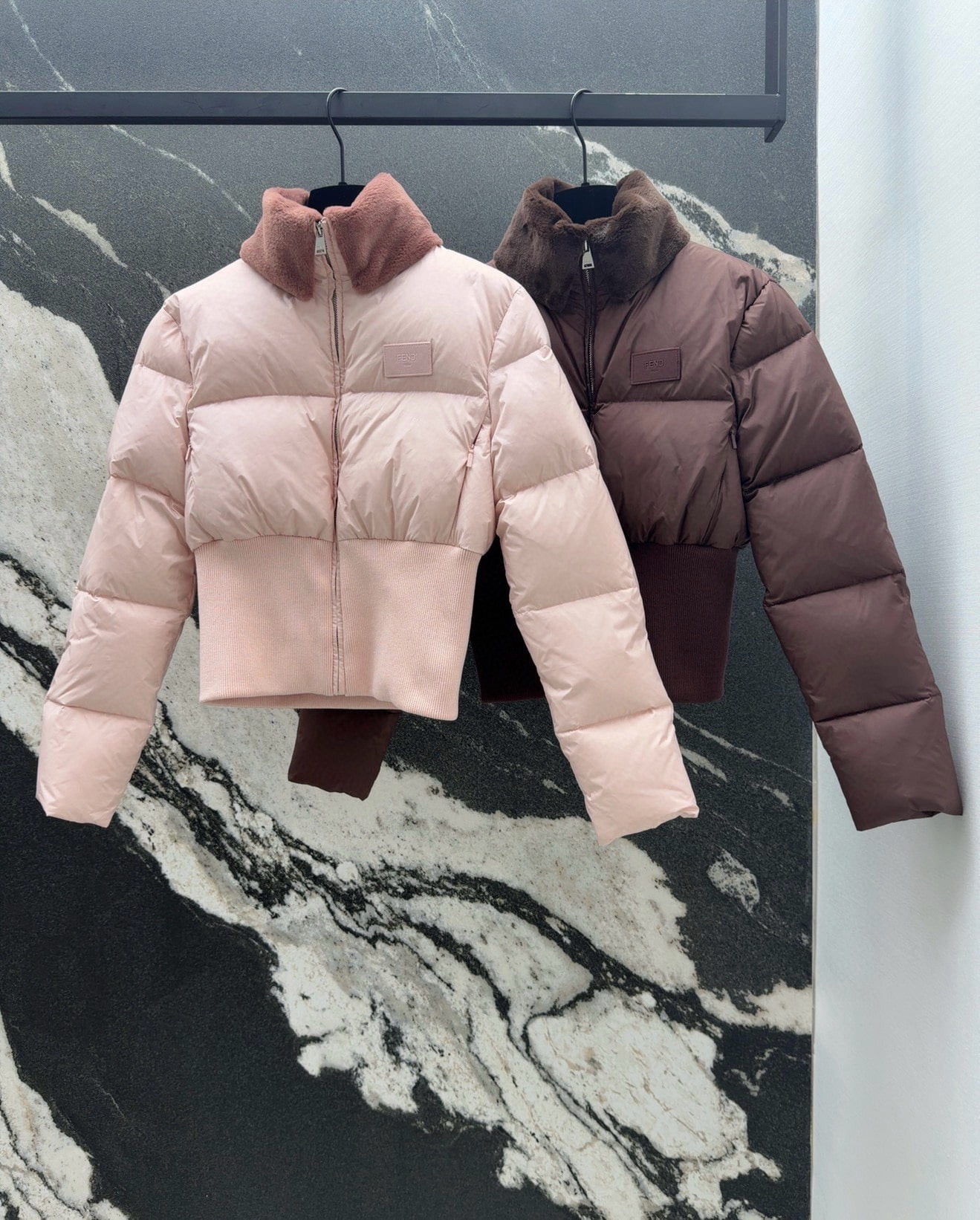 펜디 25 신상 패치 퍼 트리밍 숏패딩