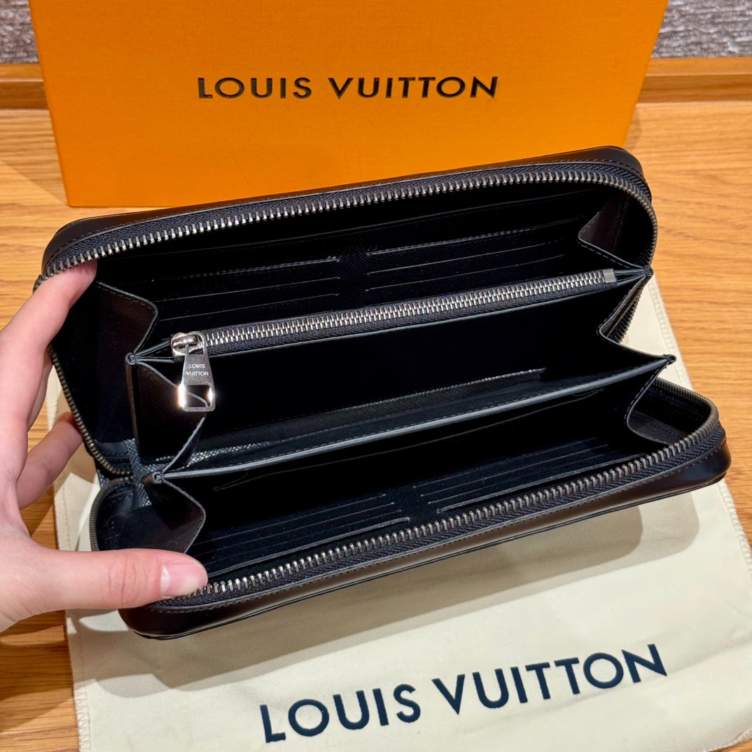 루이비통 모노그램 이클립스 장지갑