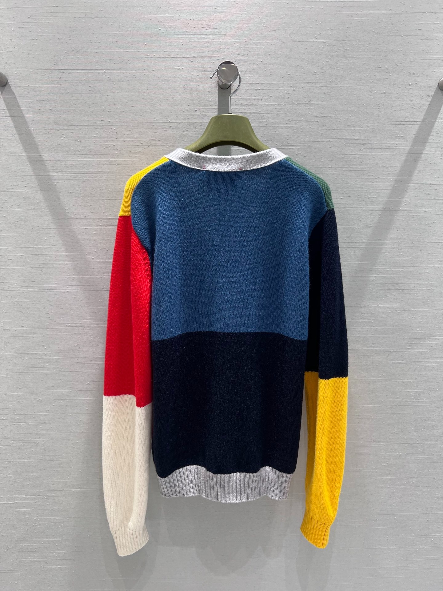 구찌 26SS 초봄 신상 컬러 니트 가디건