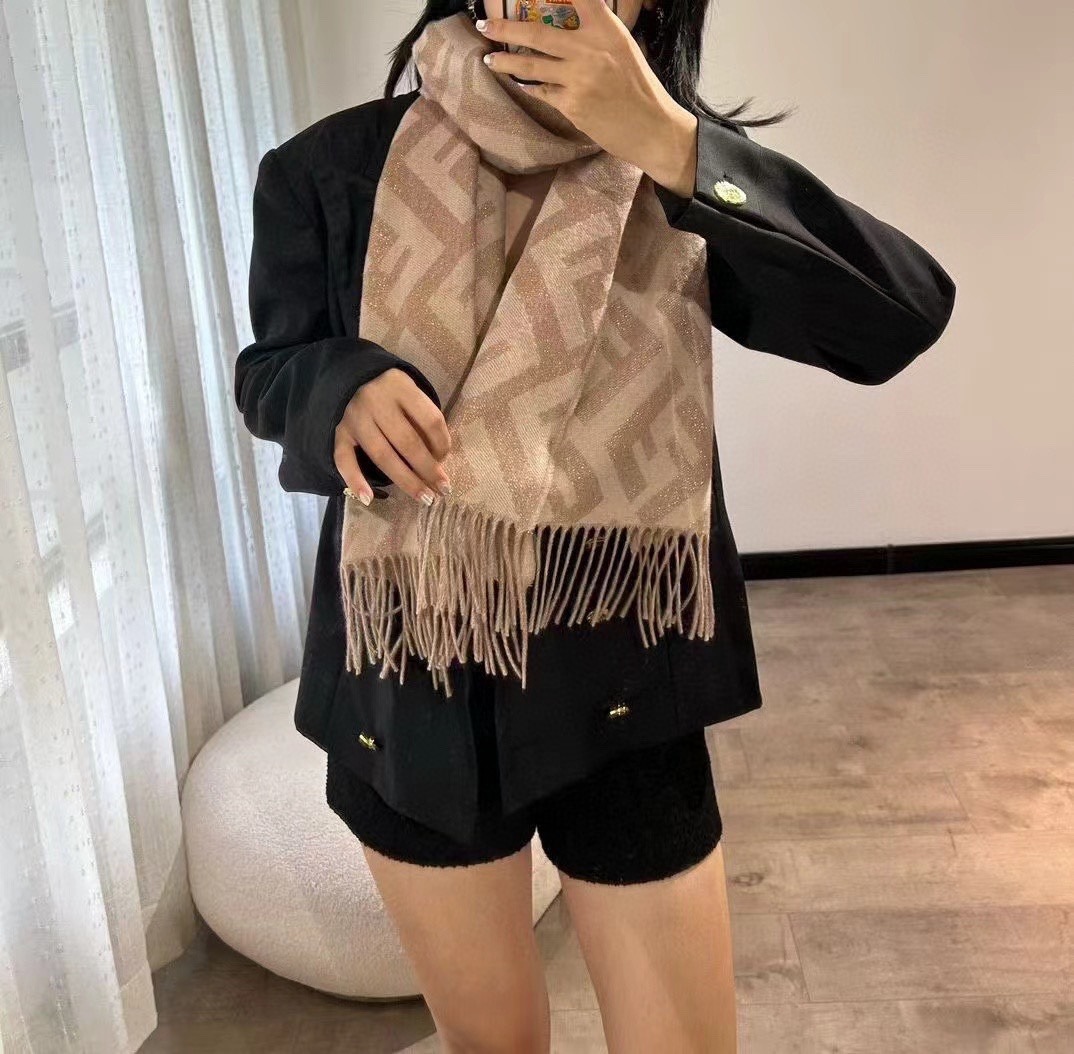 펜디 이태리 직수입 원단 금실 스카프