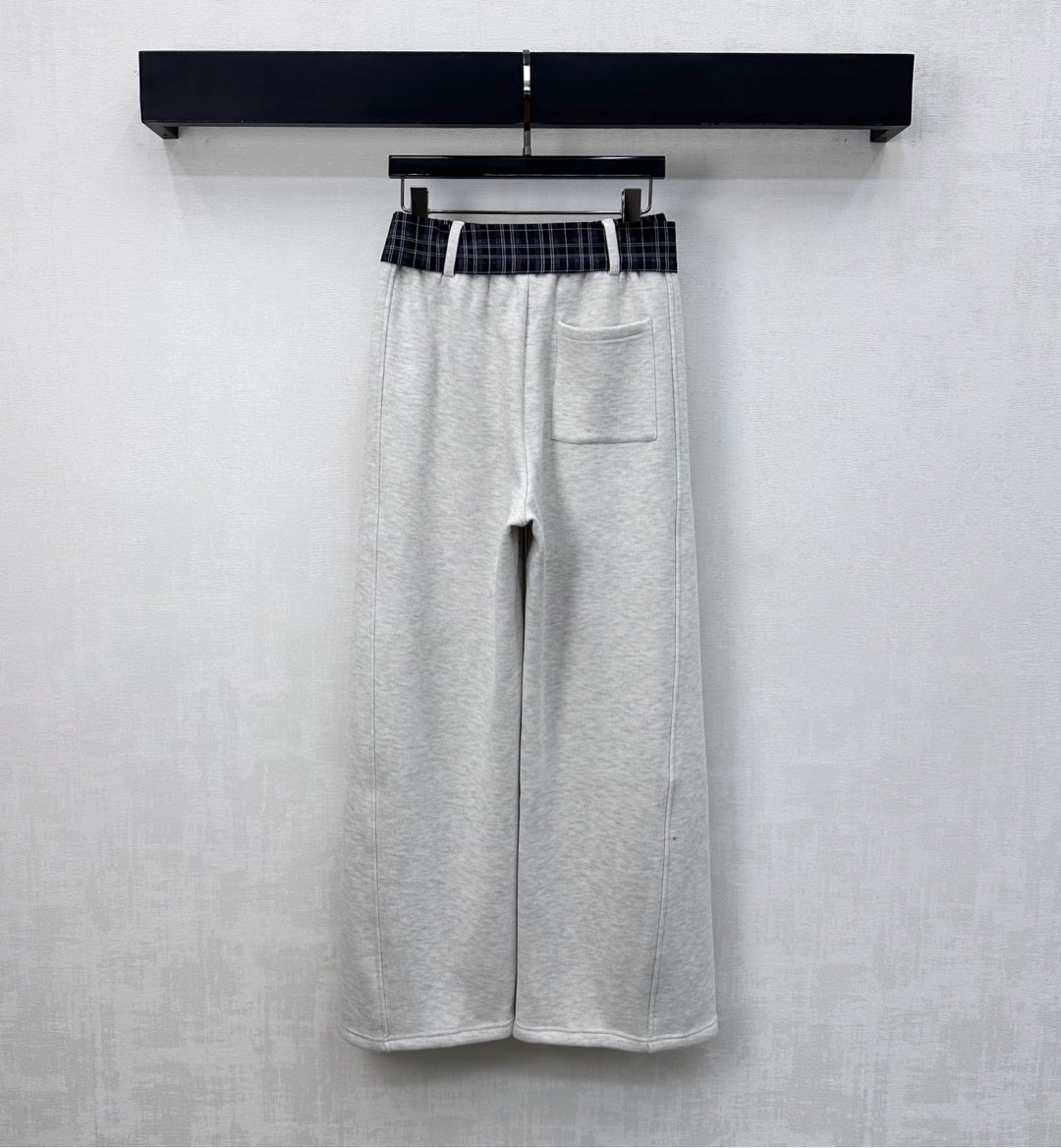 미우미우 25 신상 체크 스트링 기모 팬츠