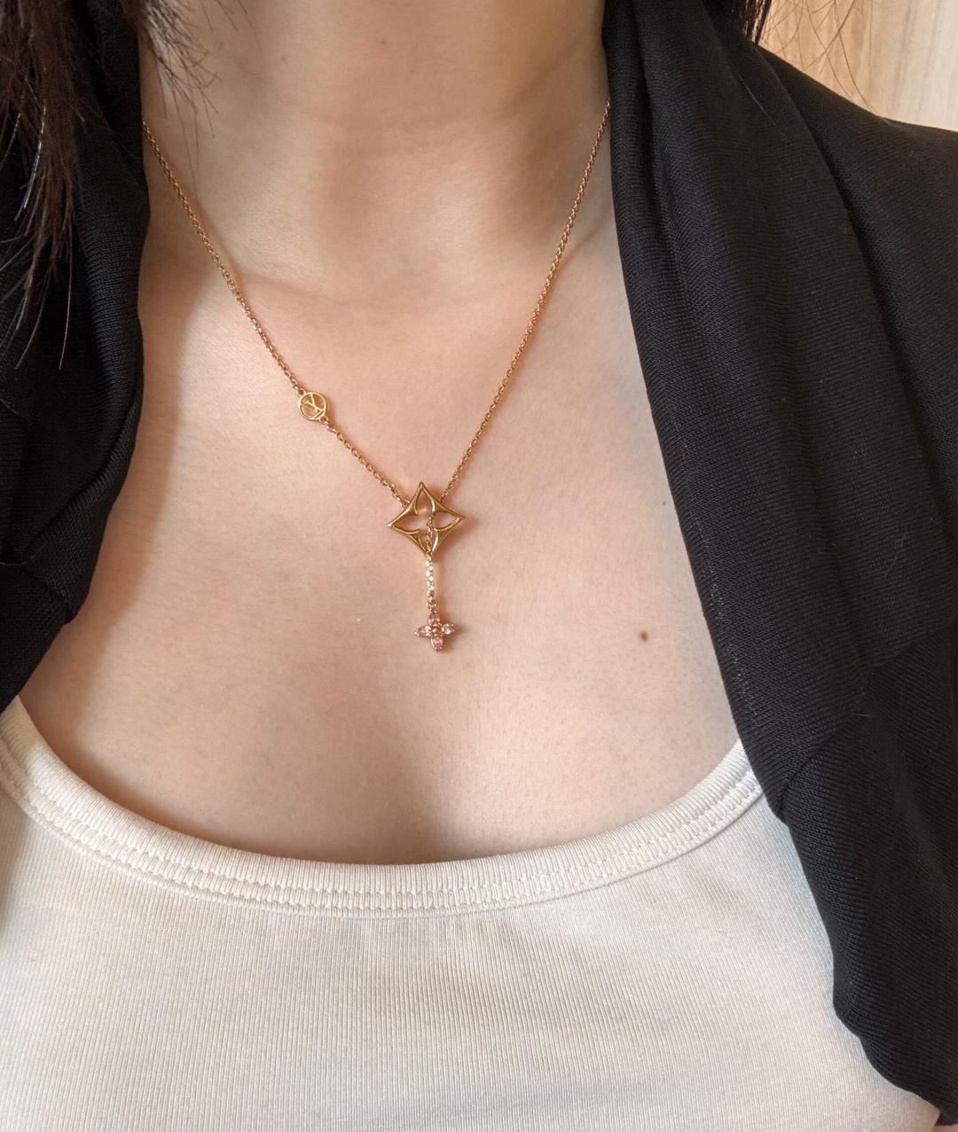 루이비통 신상 꽃 목걸이