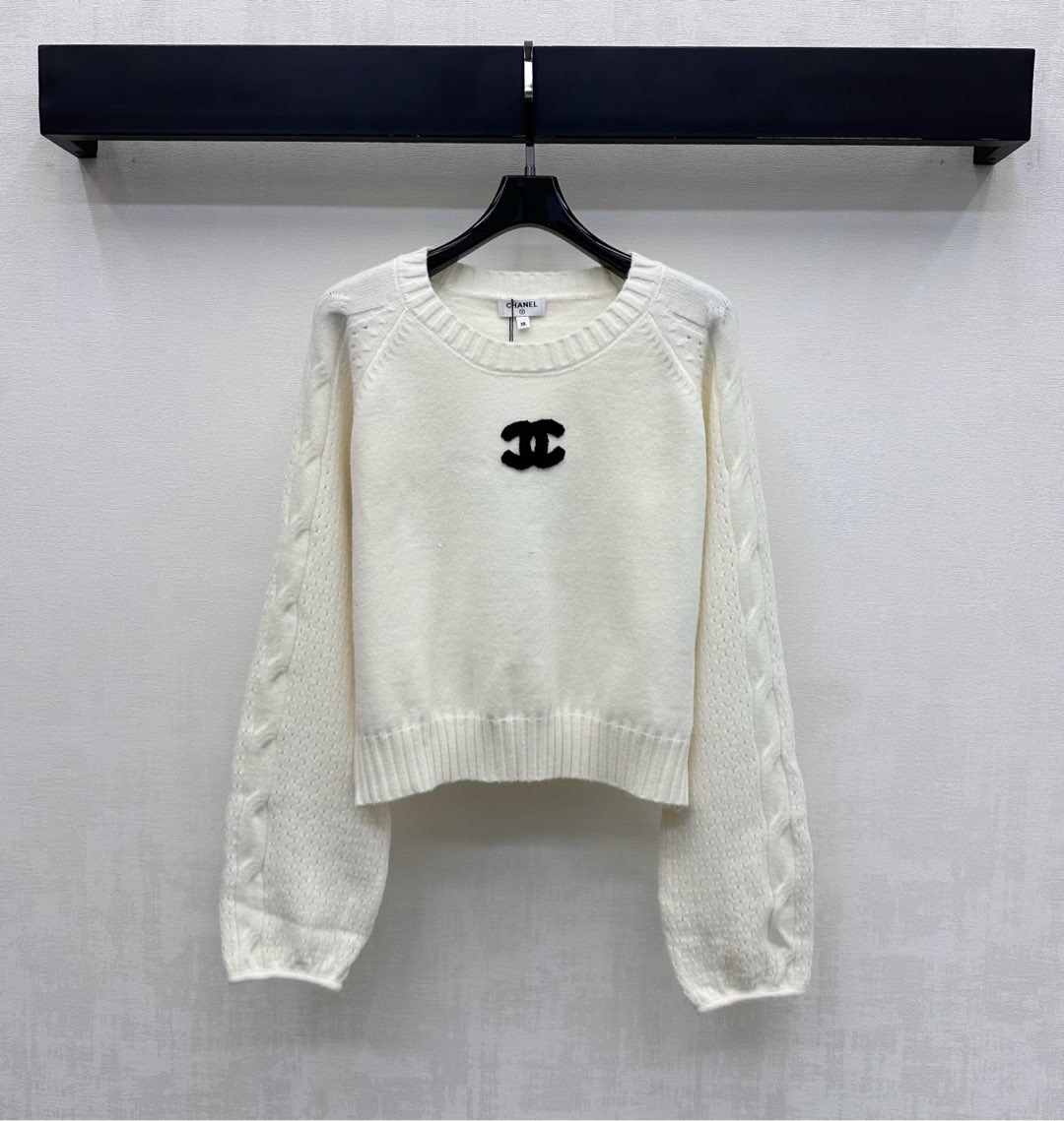 샤넬 26 신상 스탠드 라운드 니트 탑