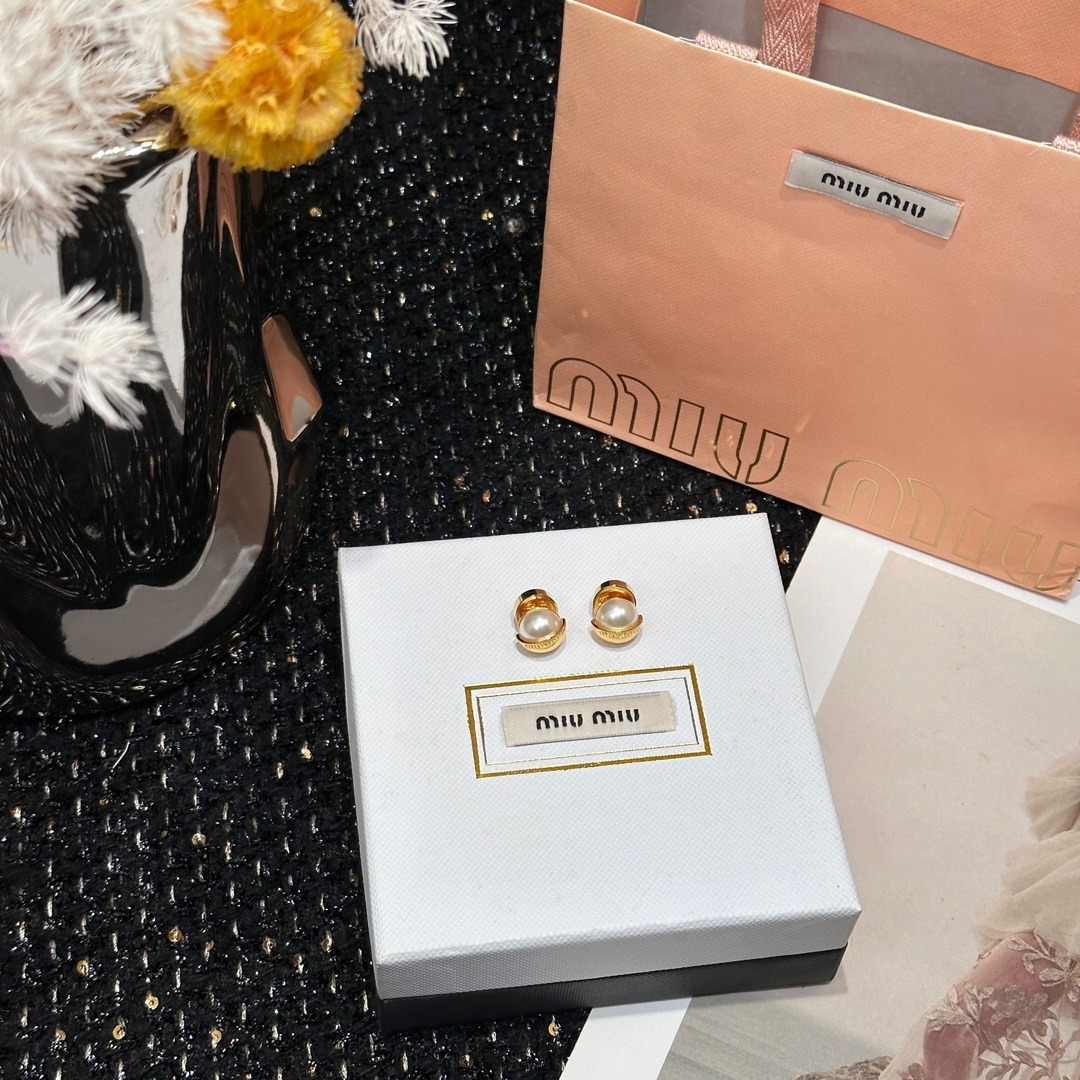 미우미우 진주 이어링