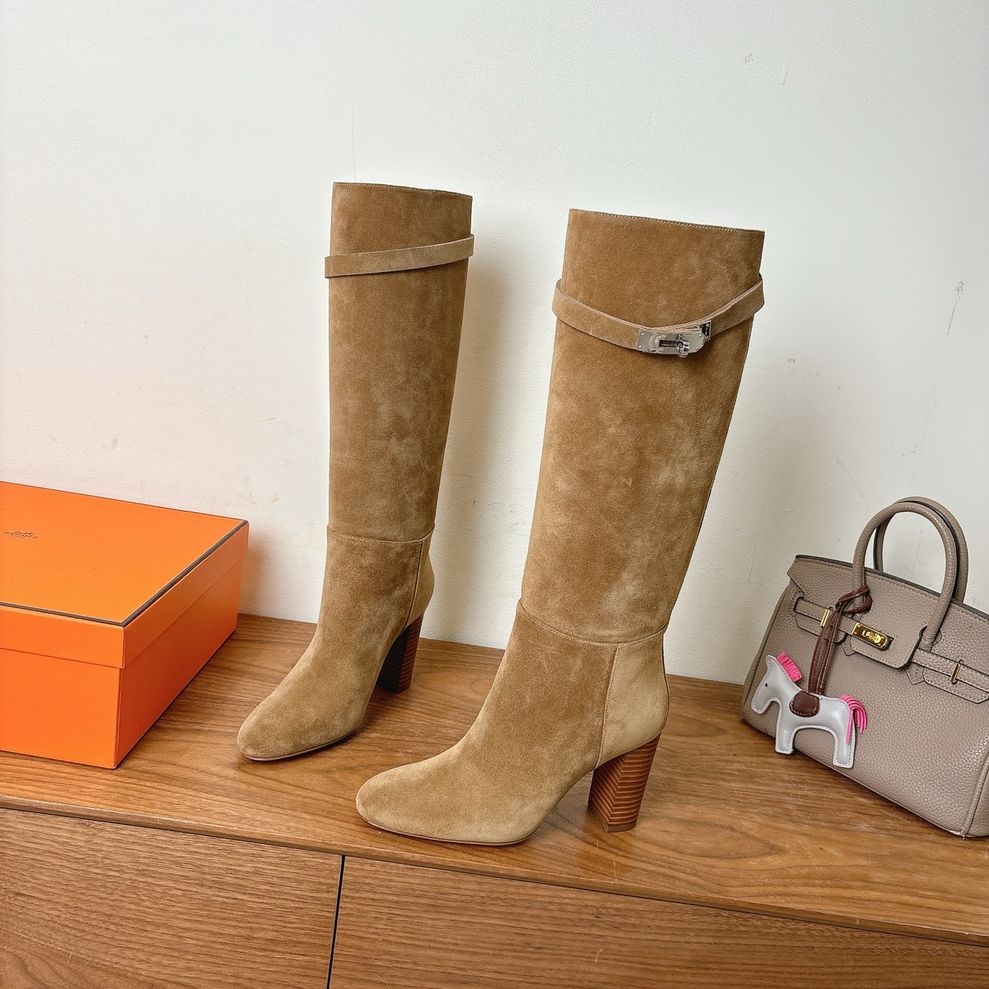 에르메스 신상 스웨이드 앵클부츠