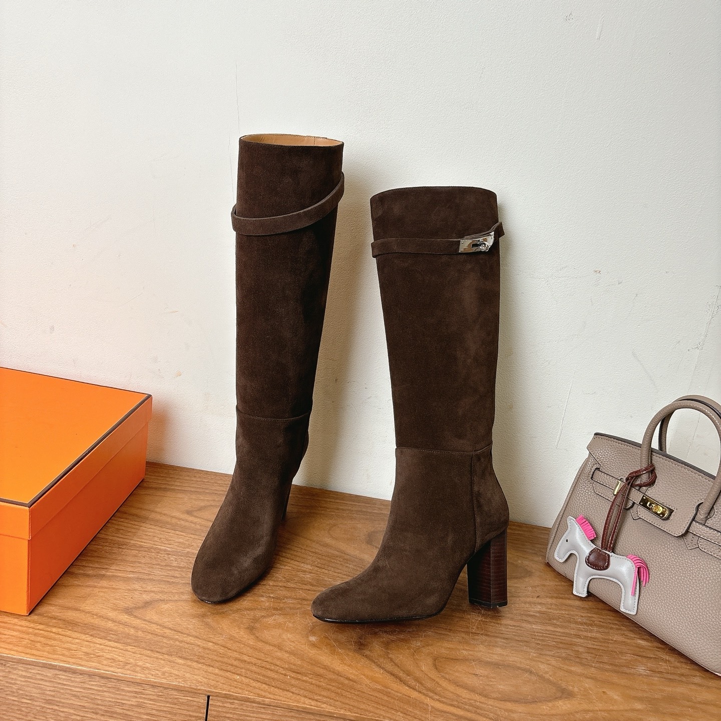 에르메스 신상 스웨이드 앵클부츠