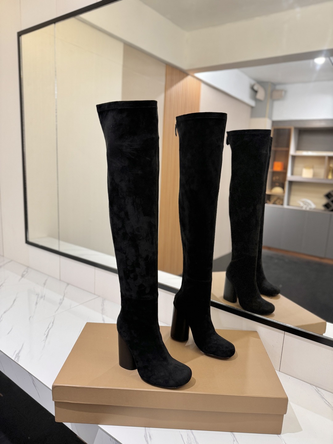 버버리 신상 통굽 스판부츠