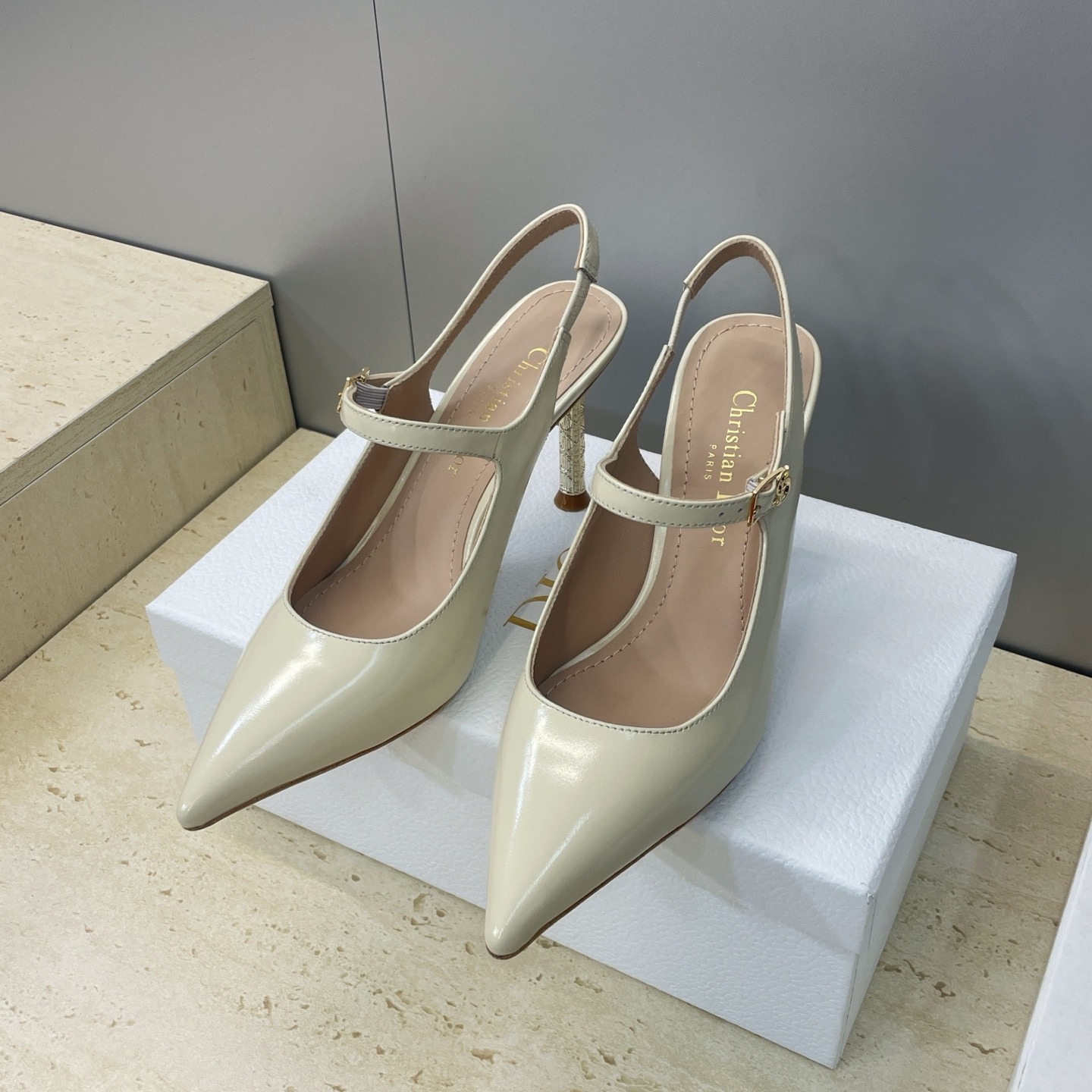 디올 26 신상 스틸레토 힐