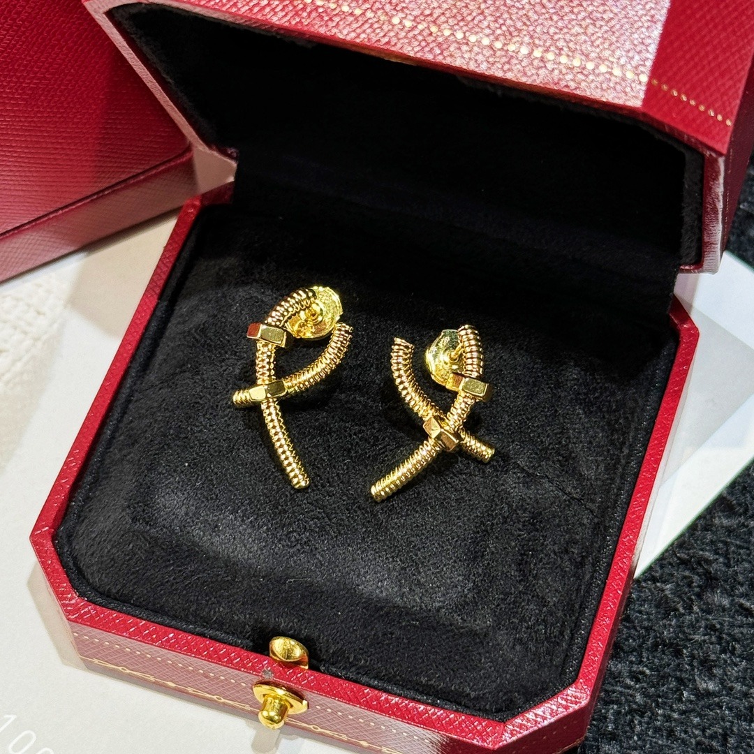 까르띠에 크로스 너트 귀걸이