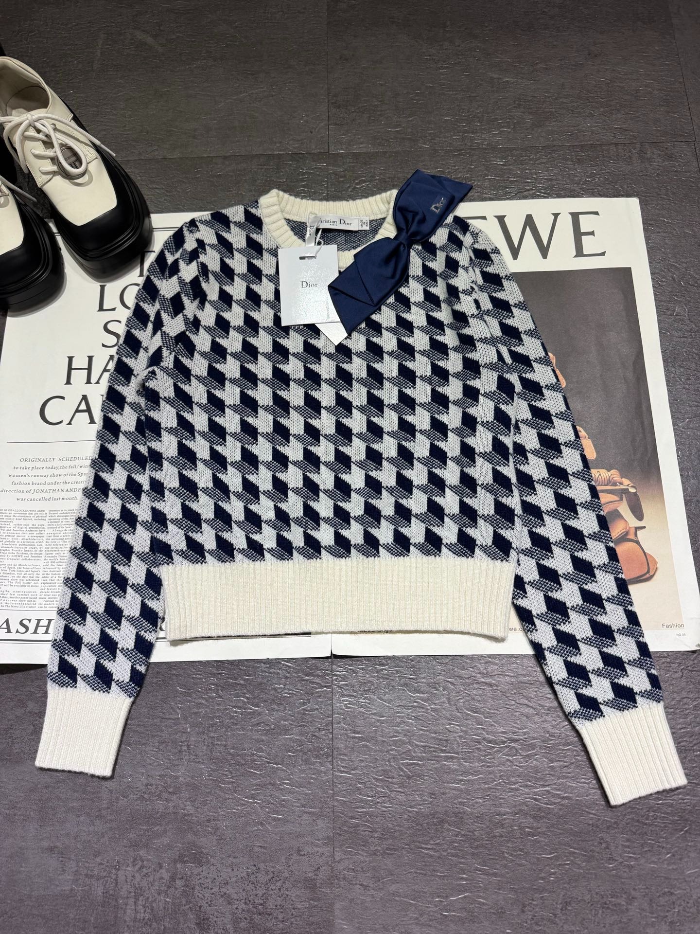 디올 26 봄신상 컬렉션 니트