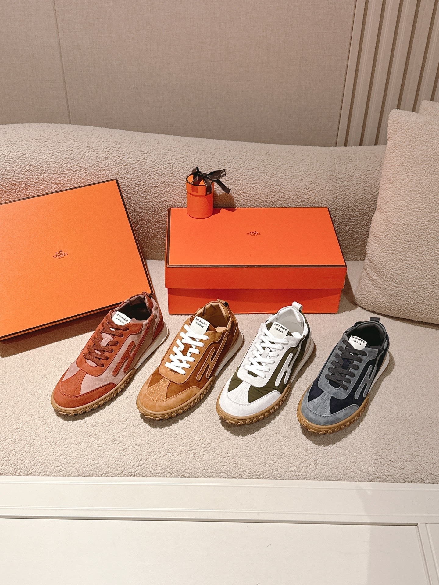 에르메스 스웨이드 스니커즈