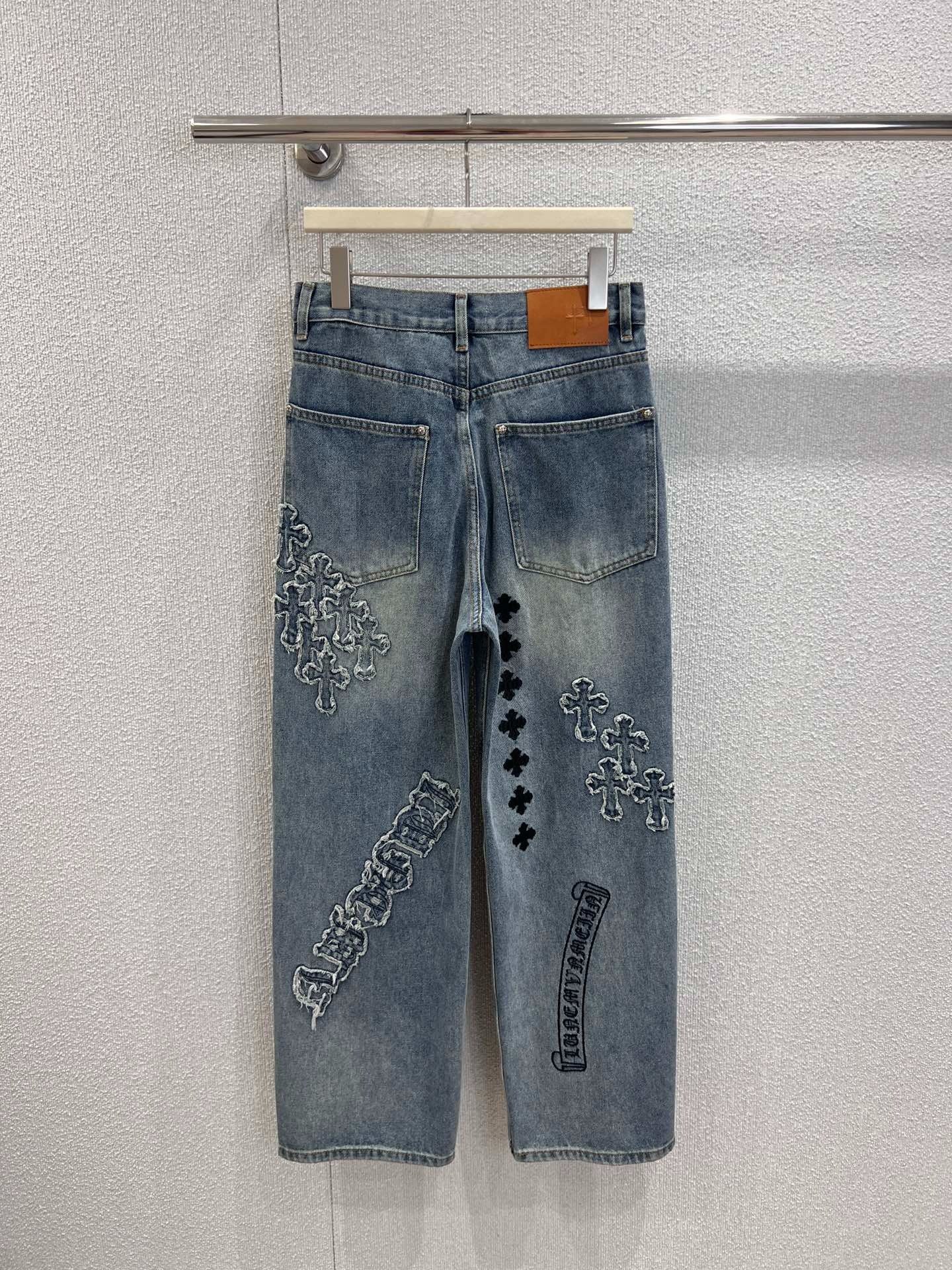 크롬하츠 26 봄 신상 아플리케 일자 데님 팬츠