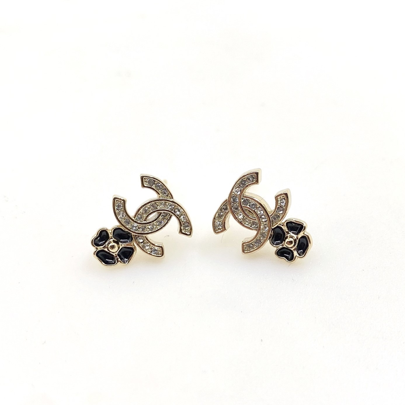 샤넬 블랙 플라워 이어링