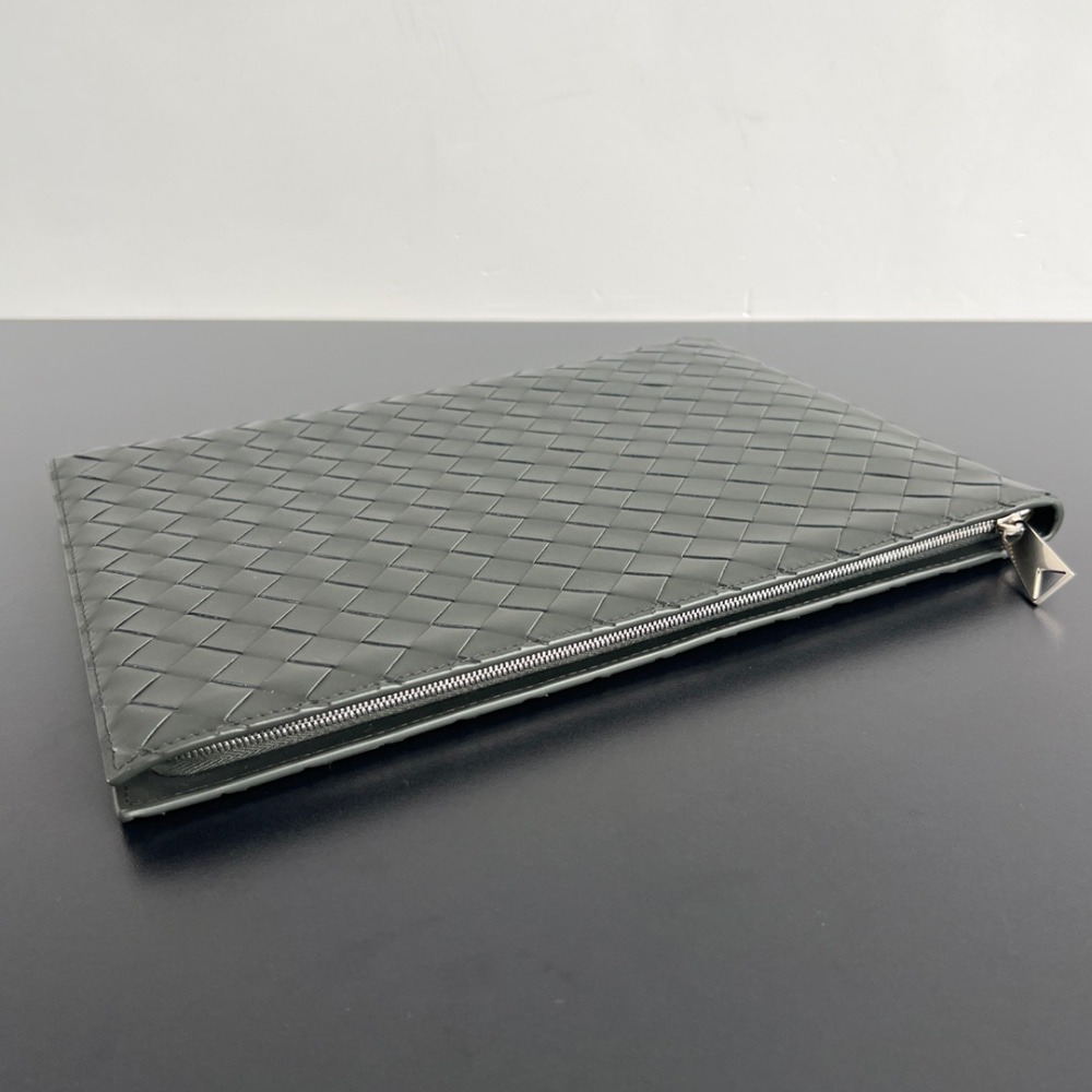 보테가베네타 남성 하프 지퍼 파우치 인트레치아토 607479