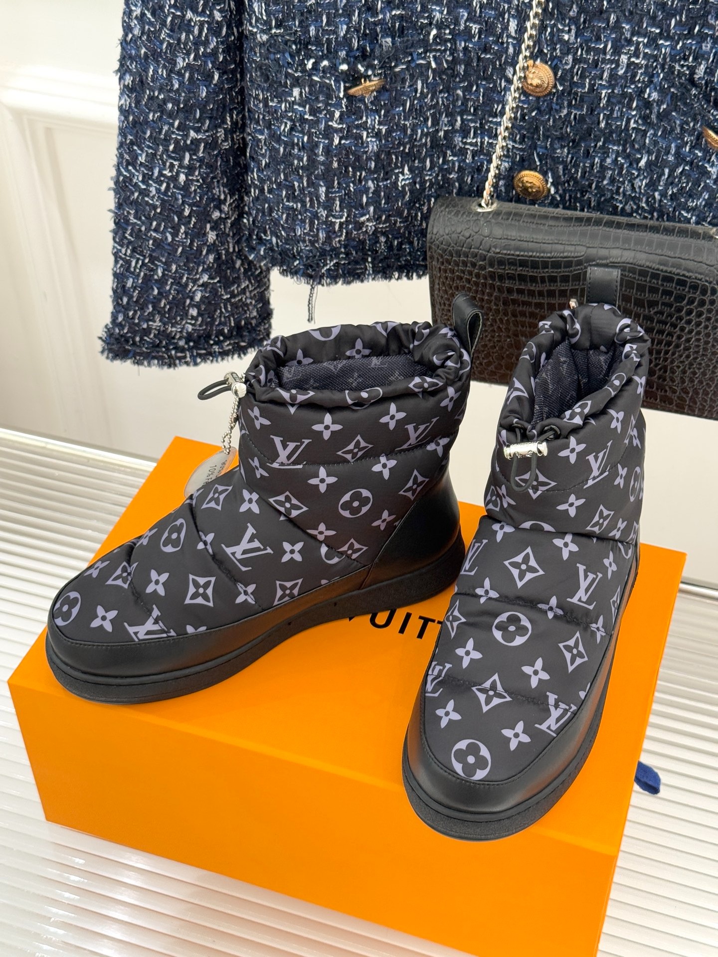 루이비통 클래식 필로우 패딩 부츠