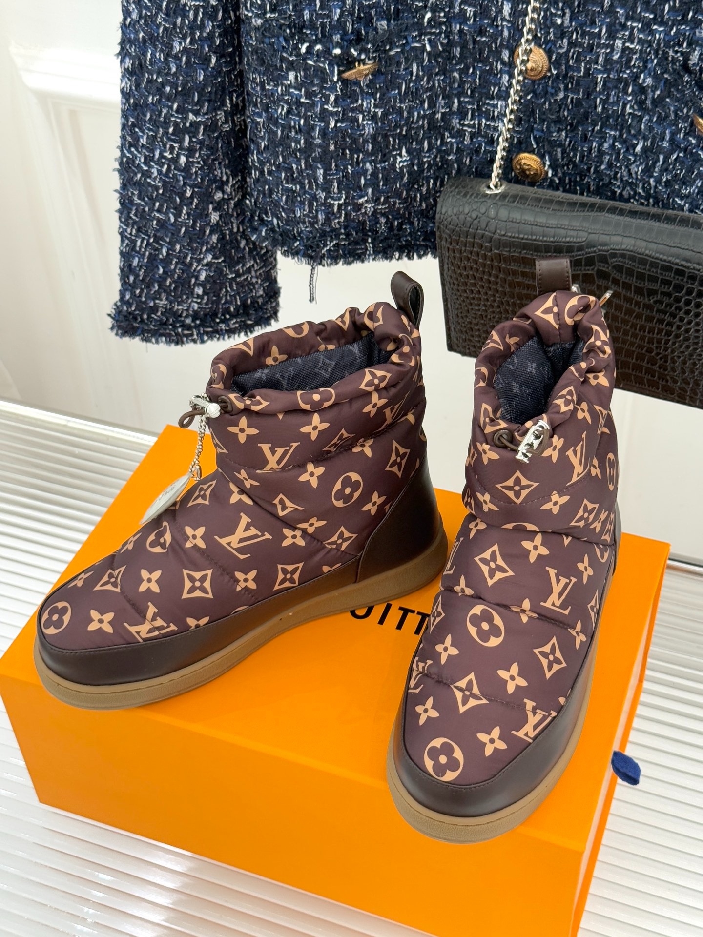 루이비통 클래식 필로우 패딩 부츠