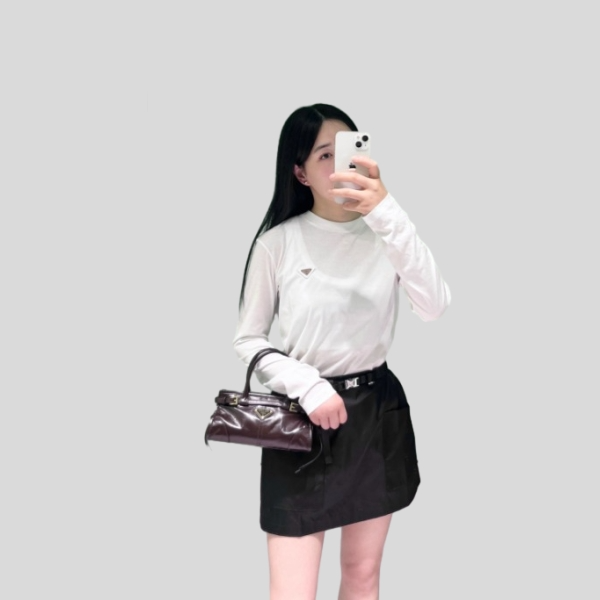 프라다 크루넥 긴팔 티셔츠