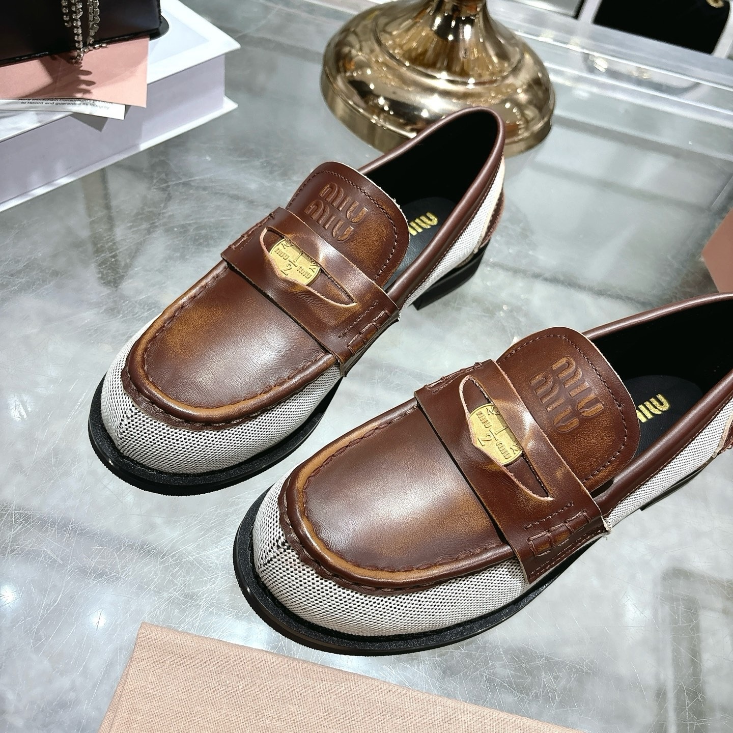 미우미우 신상 로퍼