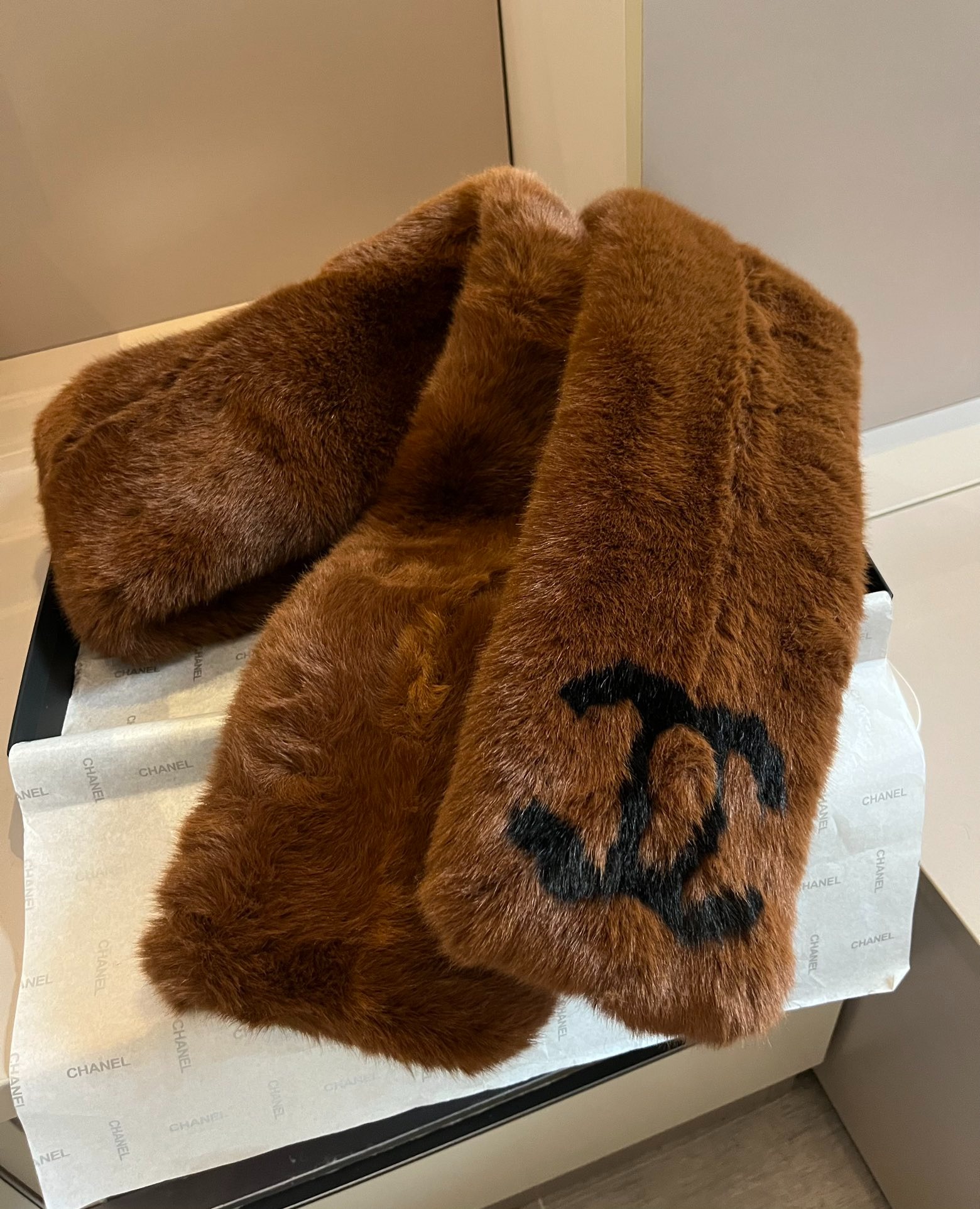 샤넬 롱 래빗 퍼 머플러