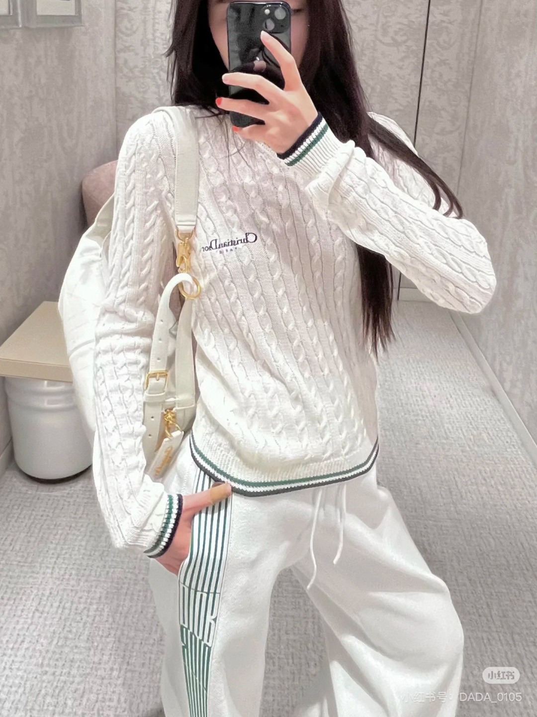 디올 신상 꽈배기 니트