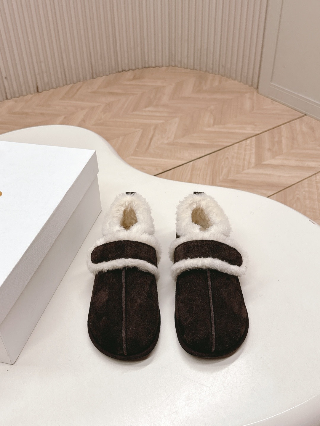 더로우 신상 양털 스니커즈