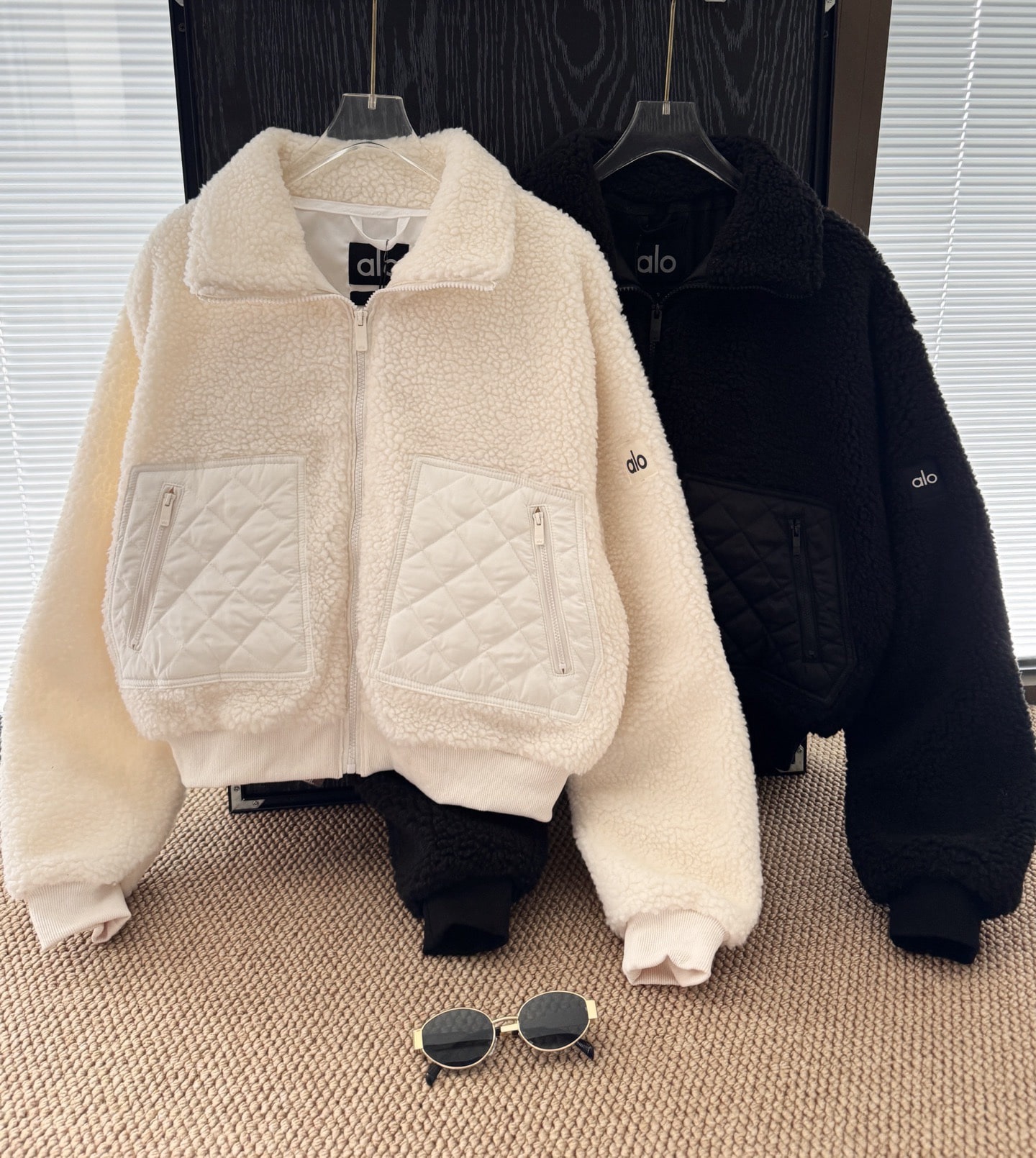 알로 신상 스웨이드 하이넥 코트