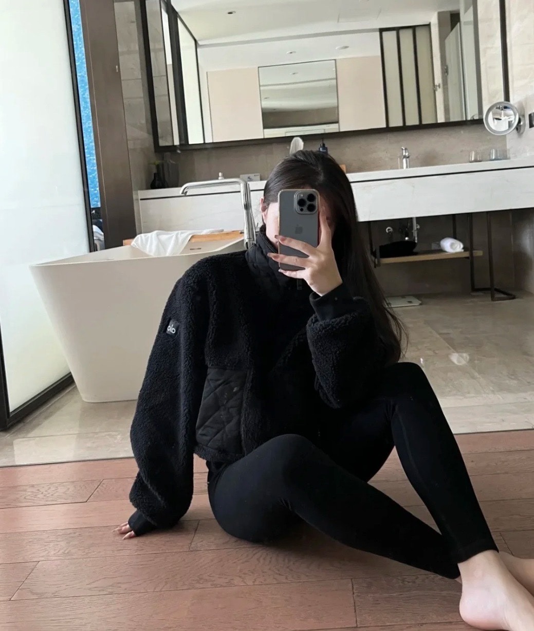 알로 신상 스웨이드 하이넥 코트