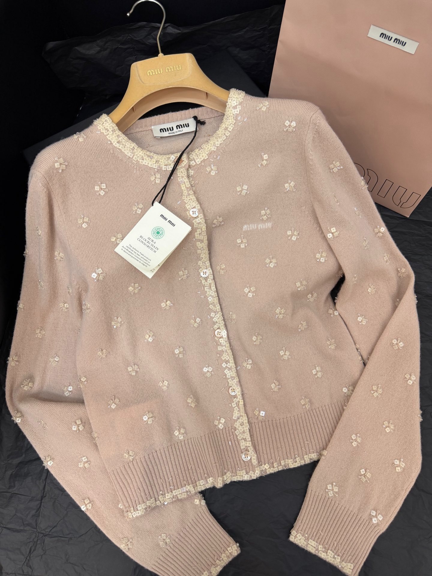 미우미우 비즈 가디건