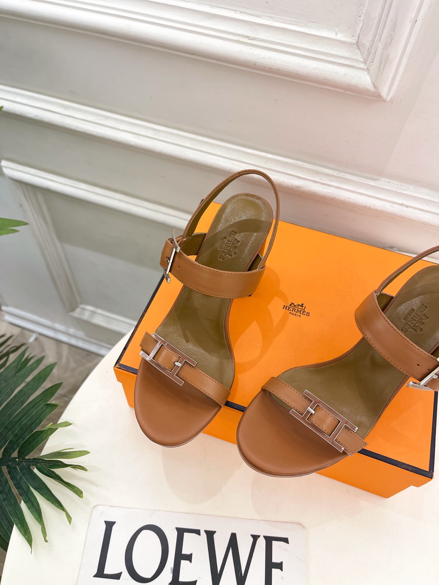 에르메스 26 봄 신상 클래식 샌들