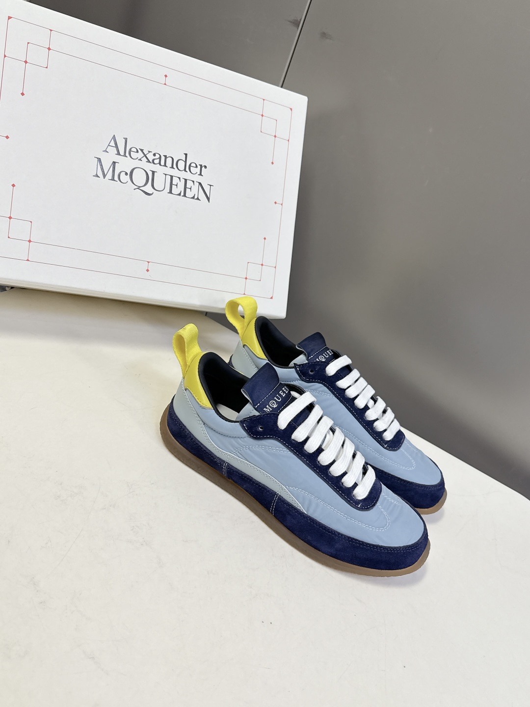 알로산더맥퀸 ec1 스니커즈