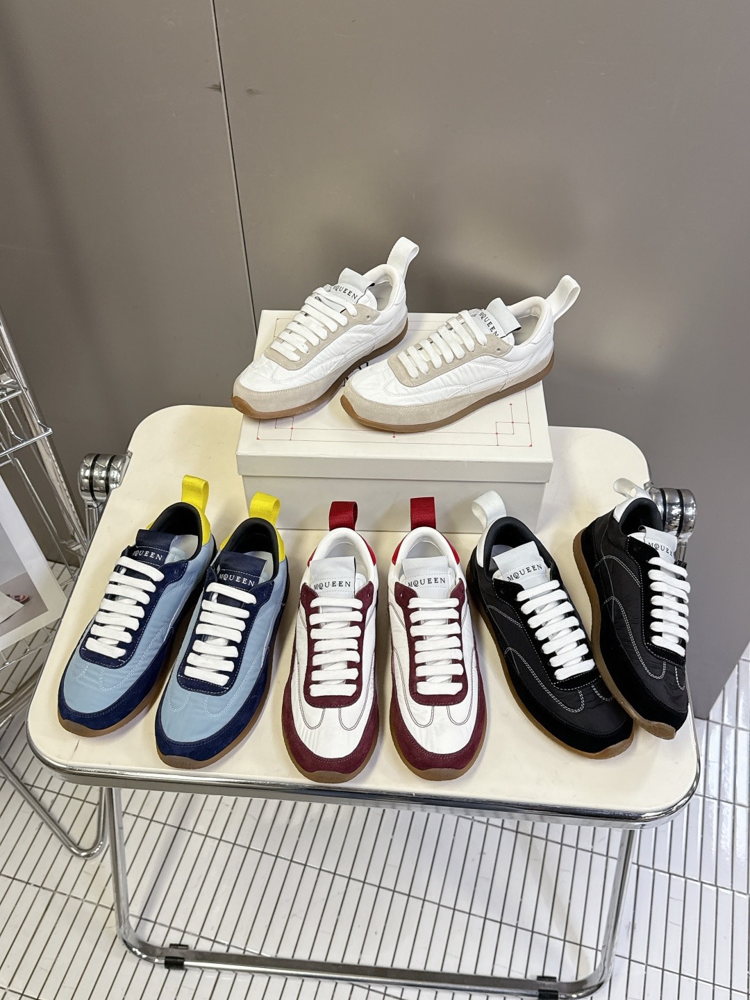 알로산더맥퀸 ec1 스니커즈