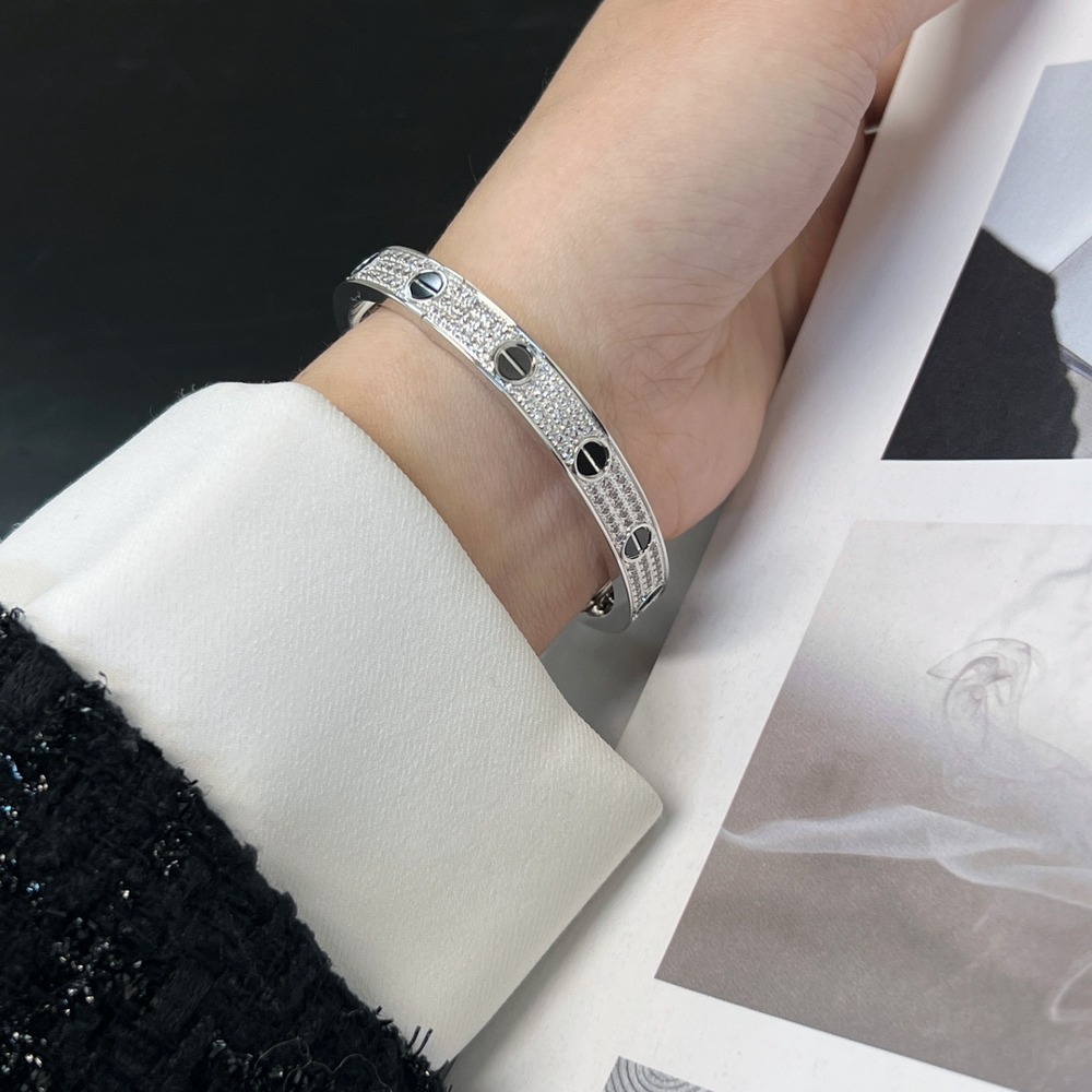 까르띠에 블랙 러브 브레이슬릿