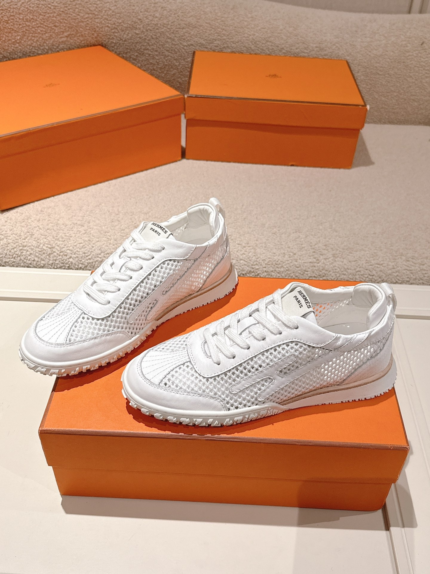 에르메스 스웨이드 스니커즈