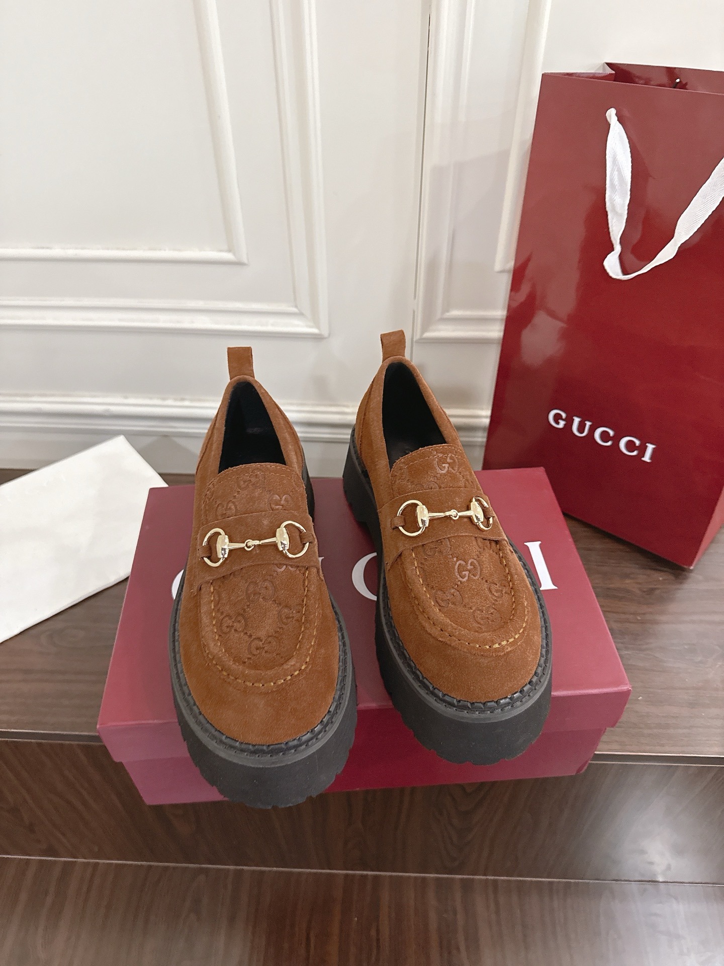 구찌 신상 홀스빗 로퍼