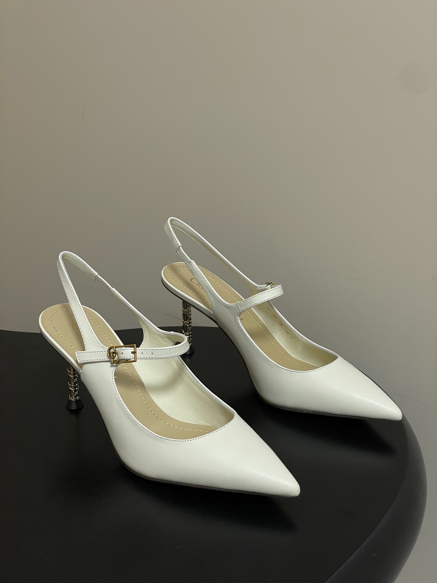 디올 26ss 신상 디디콘 슬링백 힐