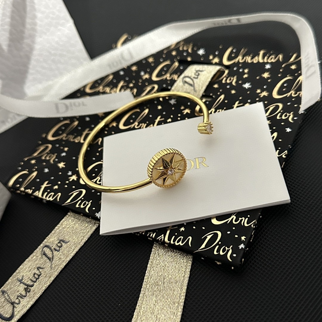 디올 신상 베니어 큐빅 팔찌