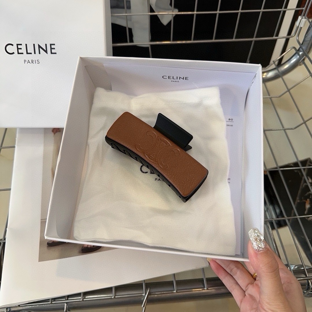 셀린느 로고 가죽 그립 헤어집게 (2EA)