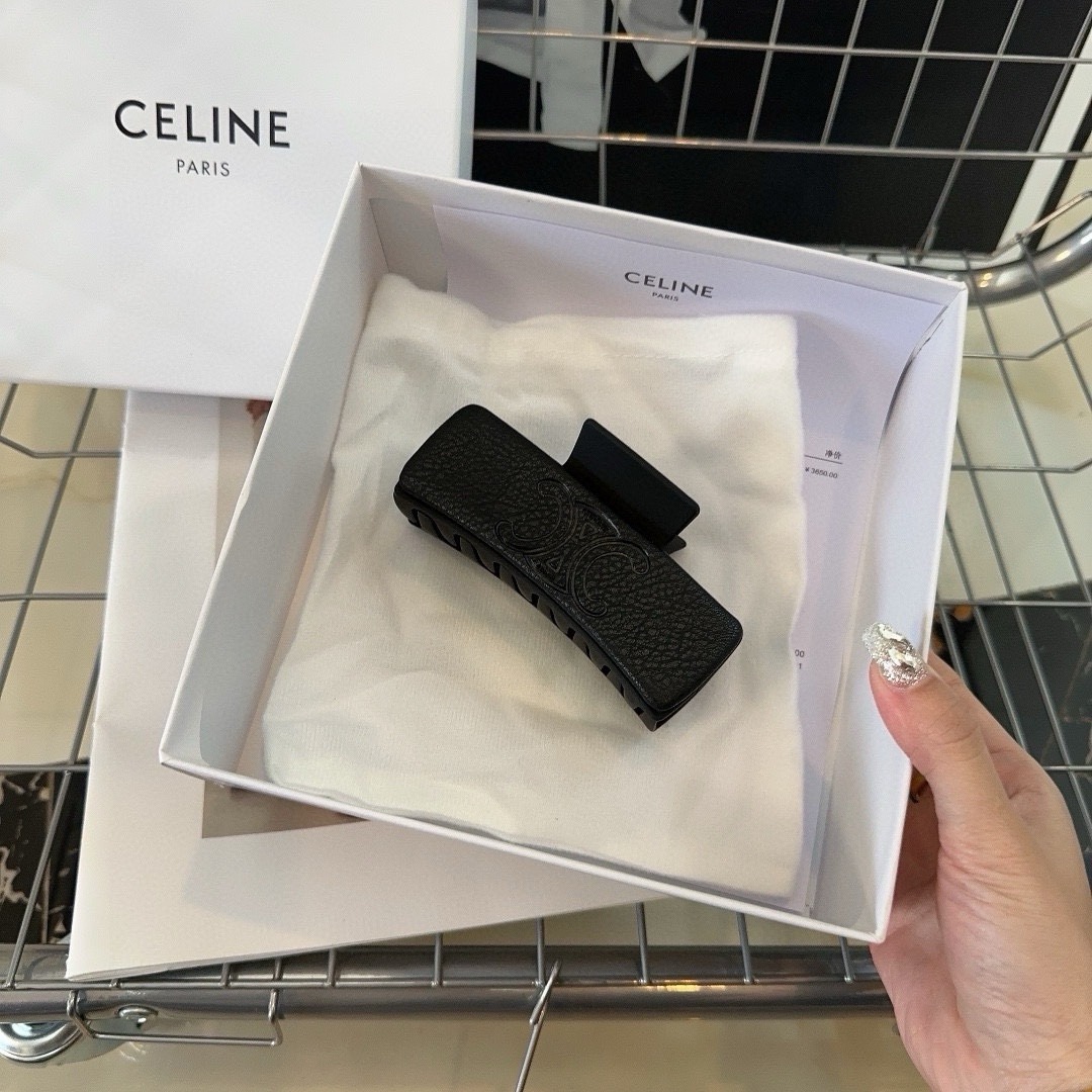 셀린느 로고 가죽 그립 헤어집게 (2EA)