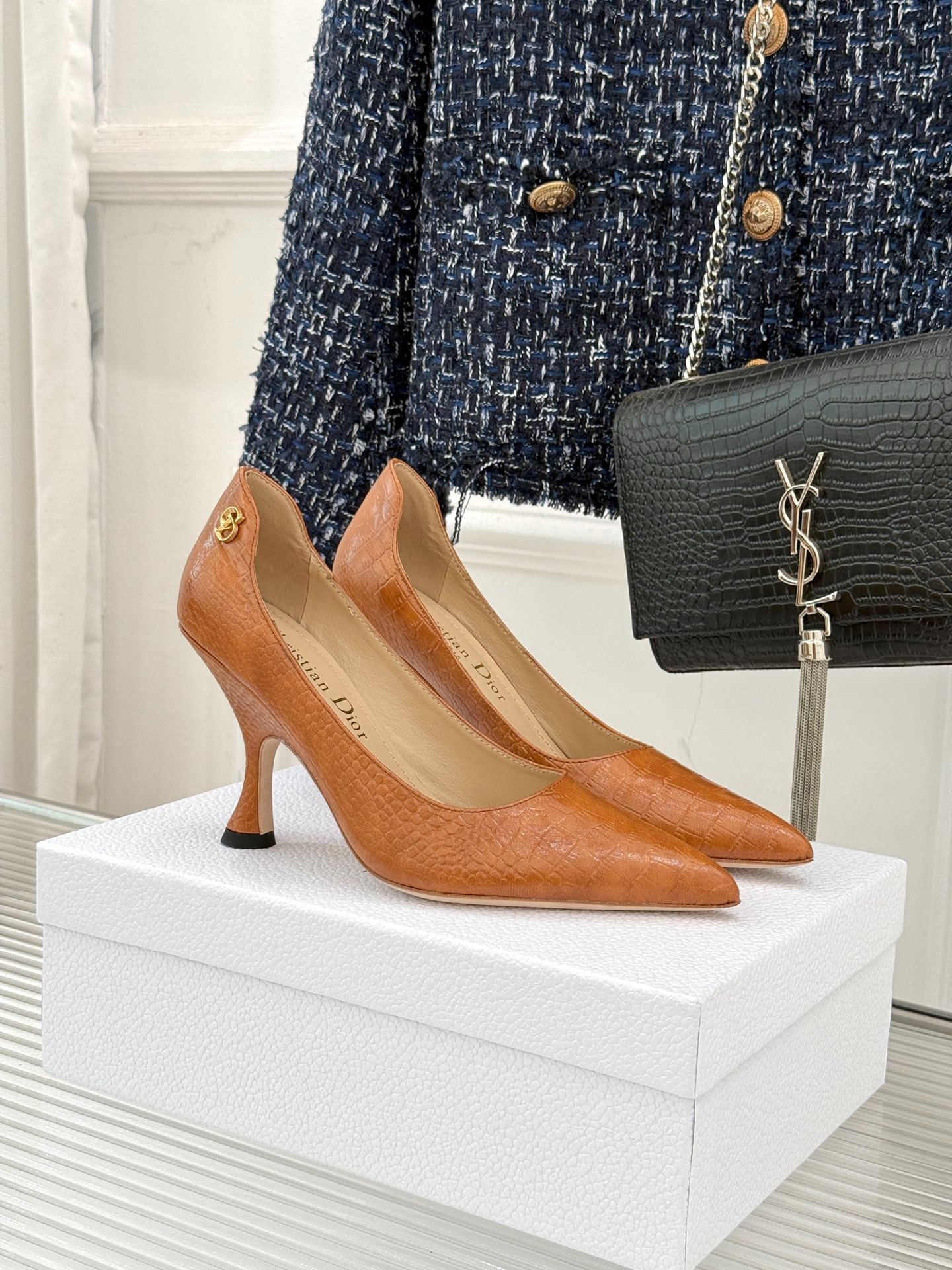 디올 신상 심플 스틸레토 힐