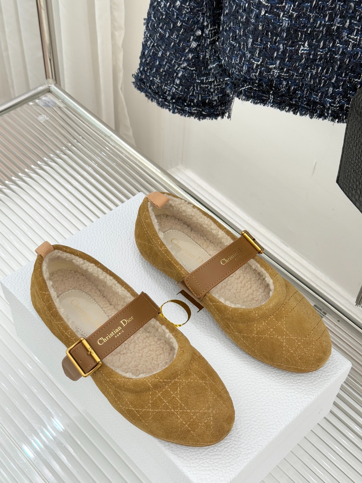 디올 25WF 신상 퀼팅버클 메리제인 퍼