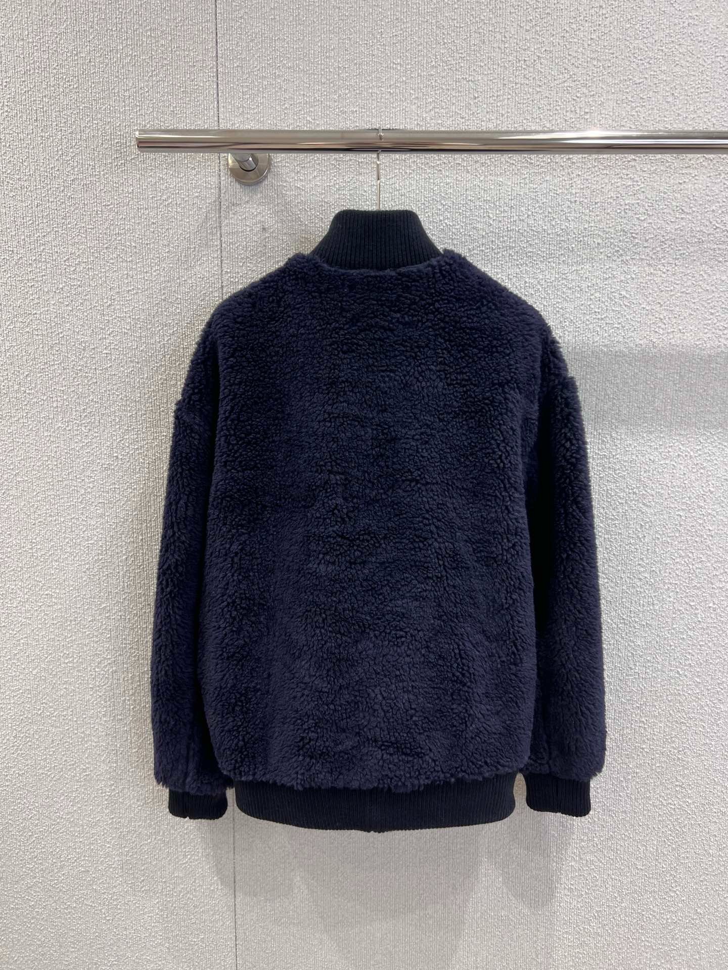 프라다 25FW 신상 하이넥 울 폴라폴리스 집업