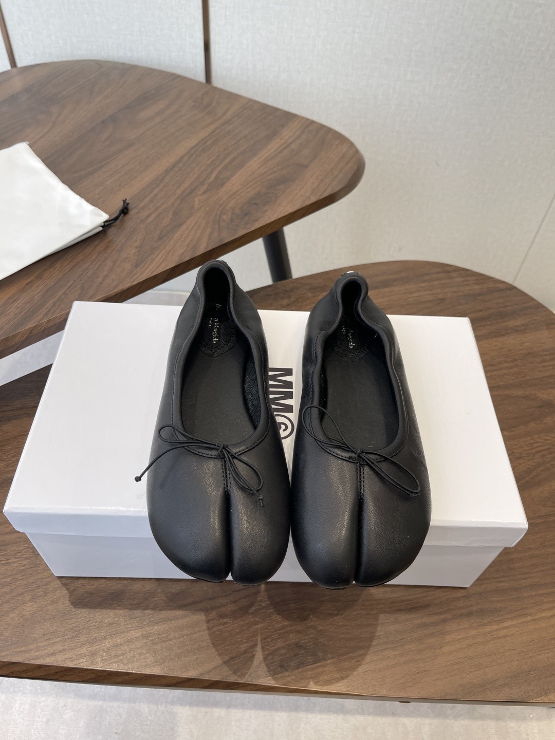 메*마르제엘라 26ss 발레 플랫슈즈