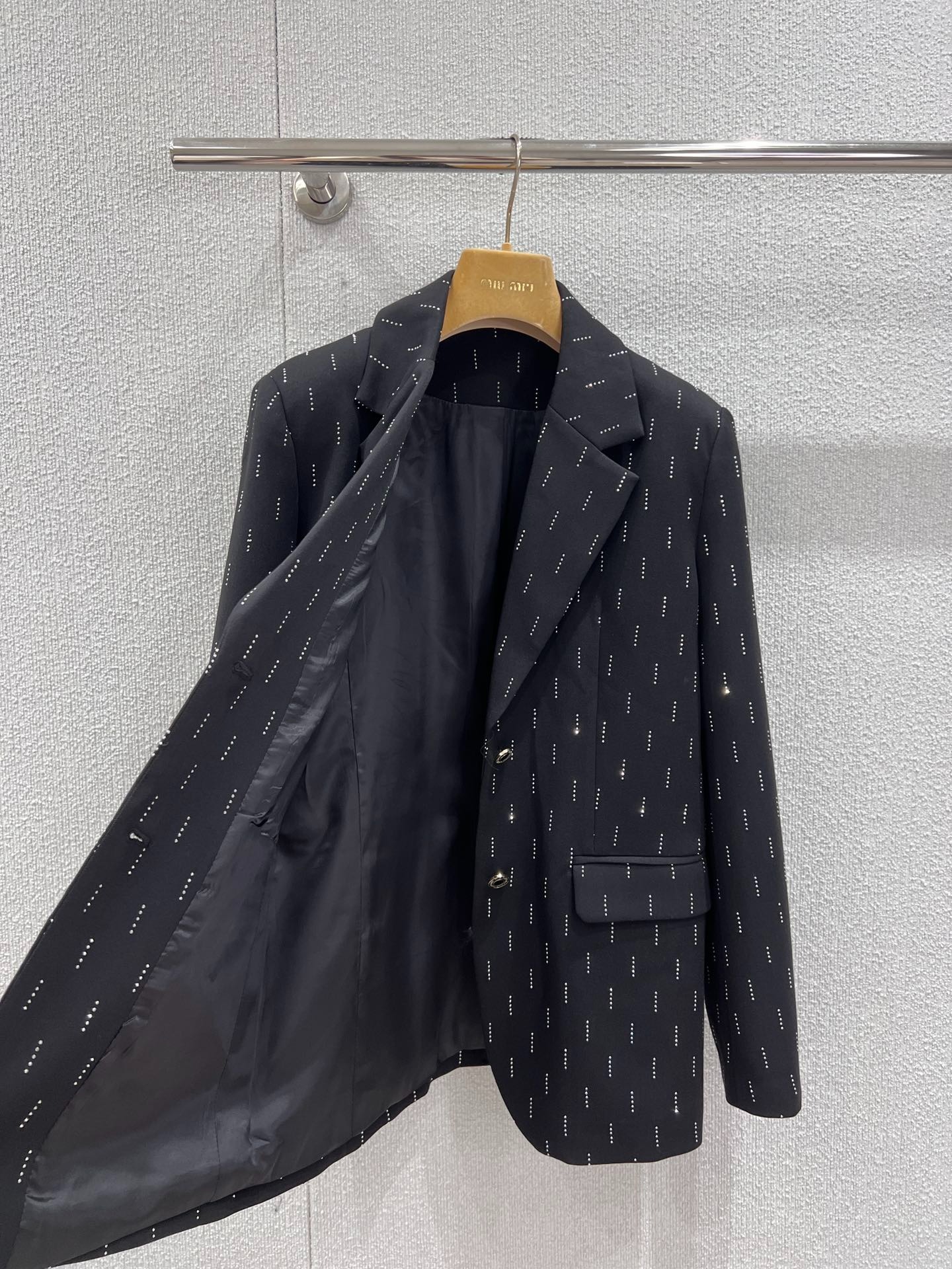 미우미우 26SS 정장 코트