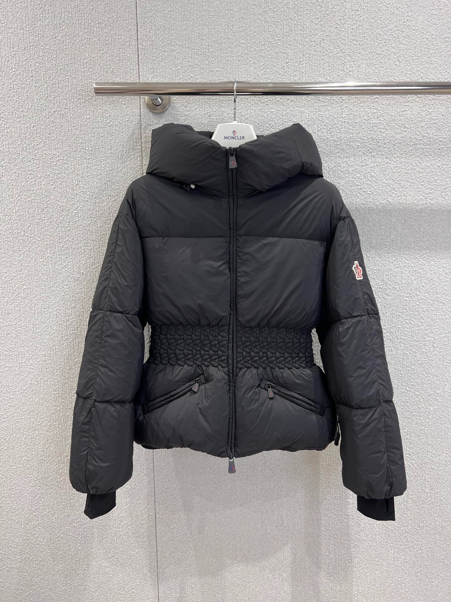 몽클레어 25FW 신상 셔링 조거 패딩 점퍼