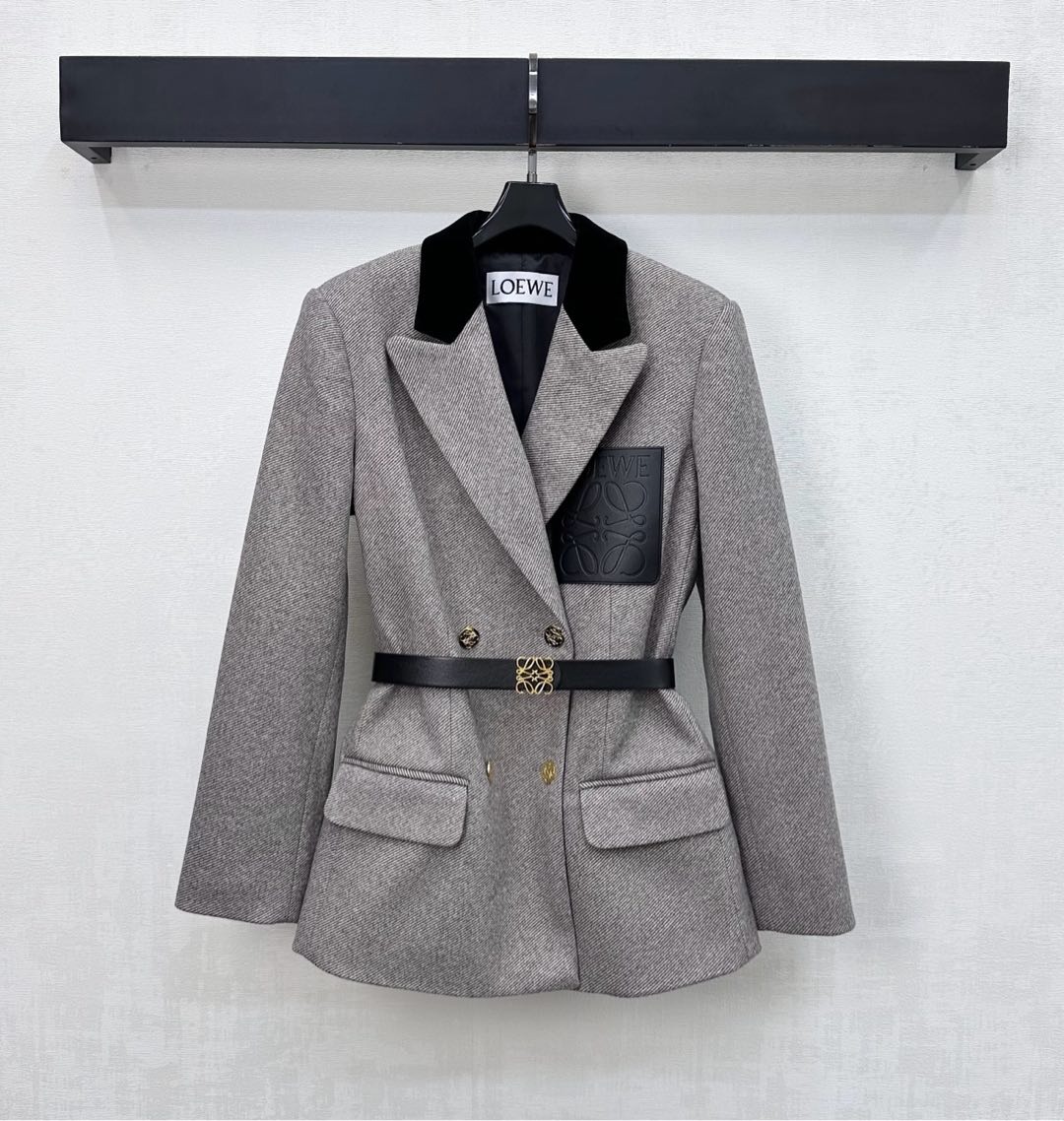 로에베 25 신상 벨벳 넥 벨트 정장 코트