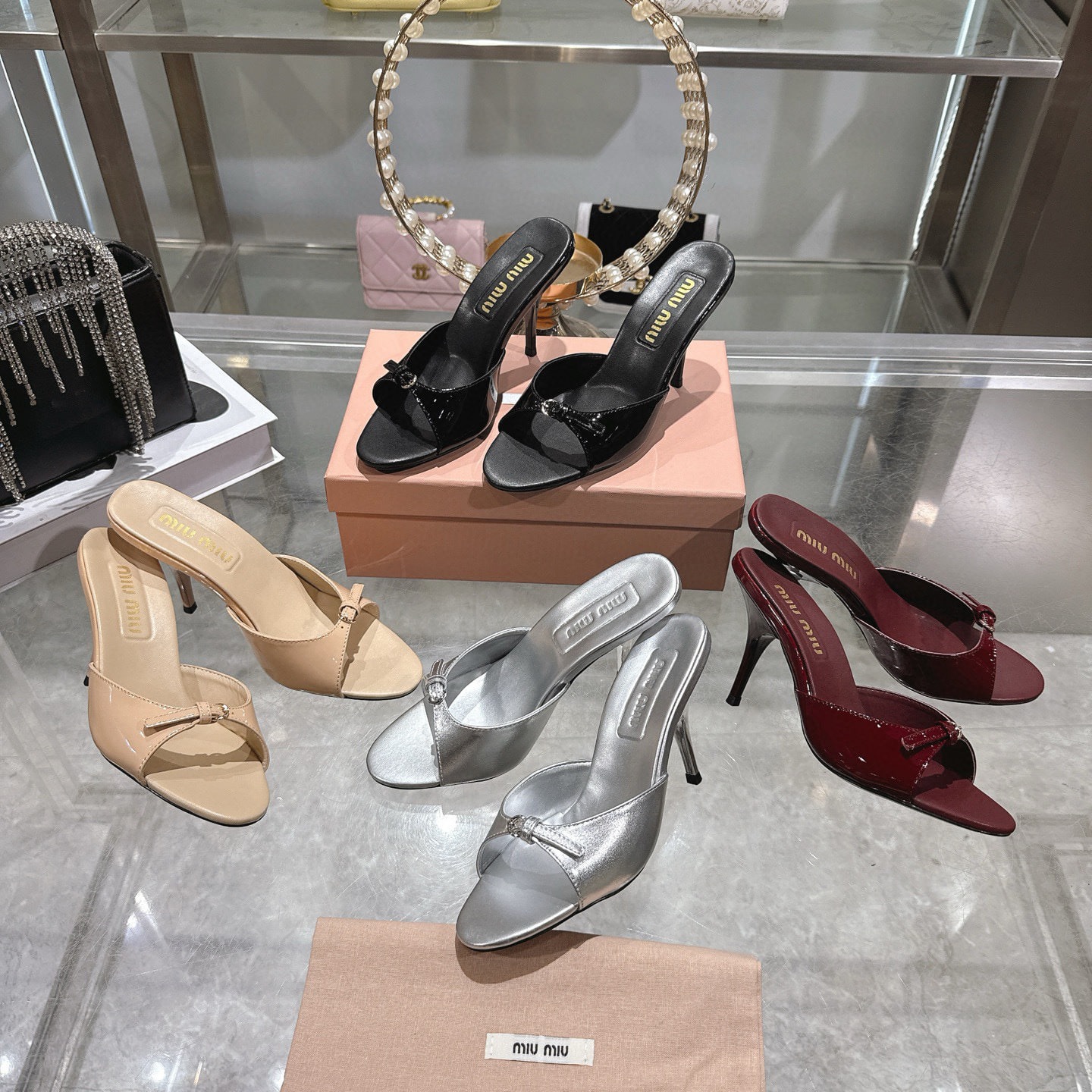 미우미우 26 봄여름 신상 굽샌들