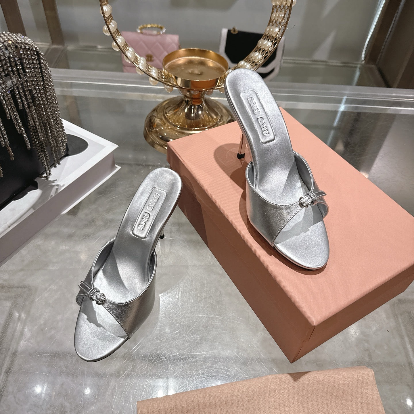 미우미우 26 봄여름 신상 굽샌들