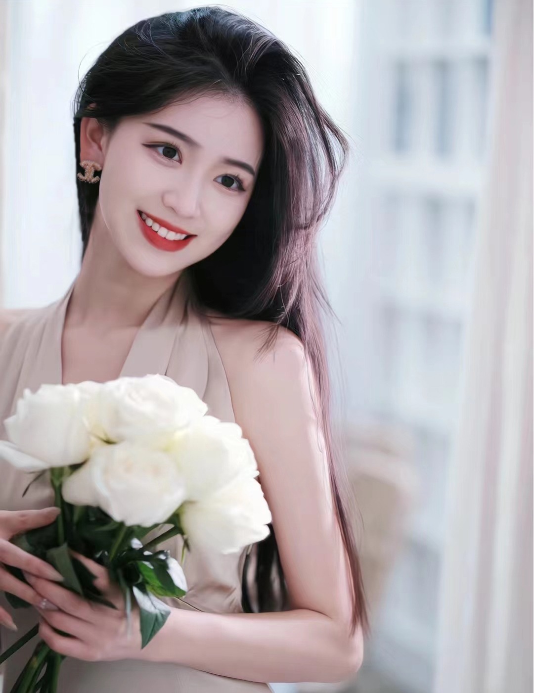 샤넬 신상 양면 진주 이니셜 끈 귀걸이