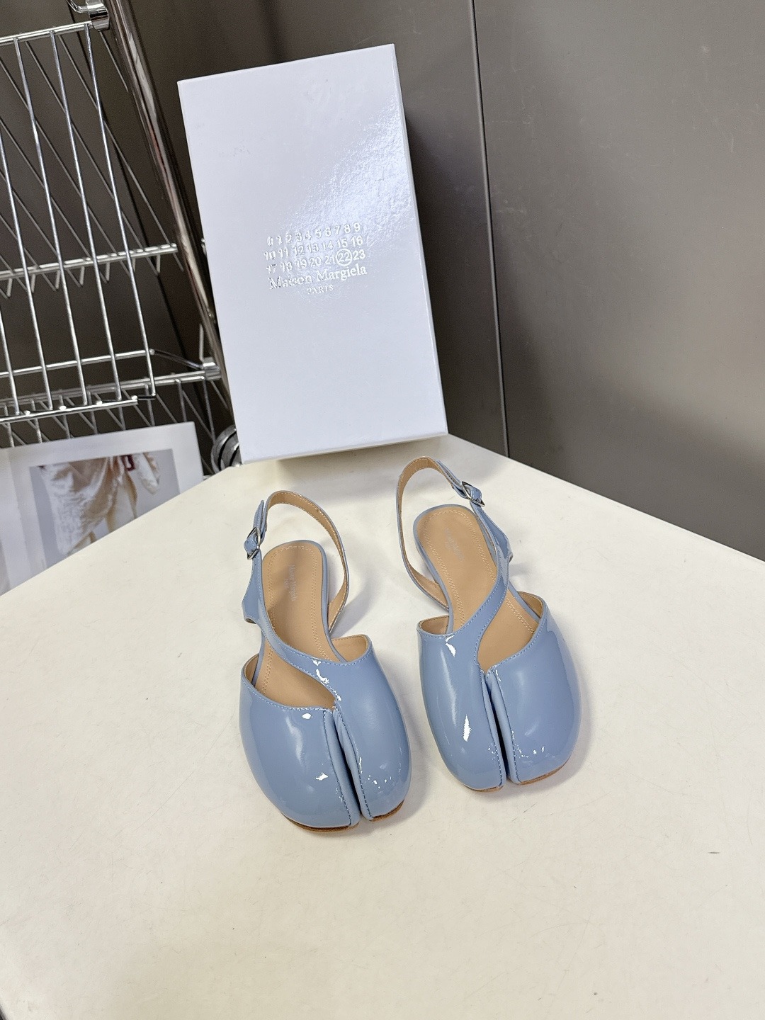 메종마르지엘라 메리제인 토 슈즈