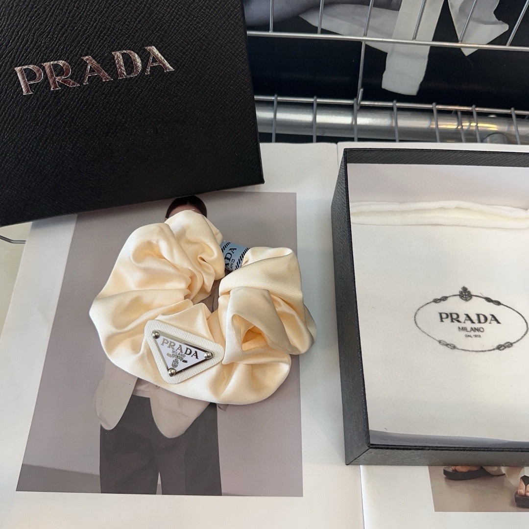 프라다 삼각로고 헤어링(박스)